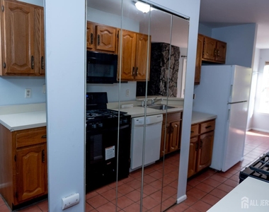 2162 Ash Court - Photo Thumbnail 7