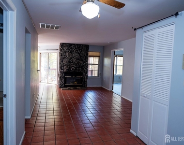 2162 Ash Court - Photo Thumbnail 2