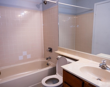 2162 Ash Court - Photo Thumbnail 9