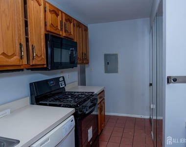 2162 Ash Court - Photo Thumbnail 5