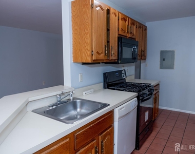 2162 Ash Court - Photo Thumbnail 4