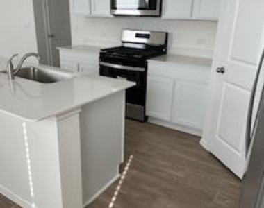 12104 Douglas Fir Cir - Photo Thumbnail 1