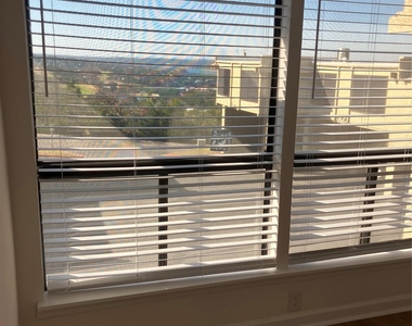 5914 Lago Vista Way - Photo Thumbnail 13