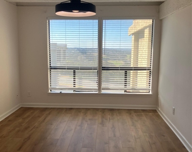 5914 Lago Vista Way - Photo Thumbnail 6