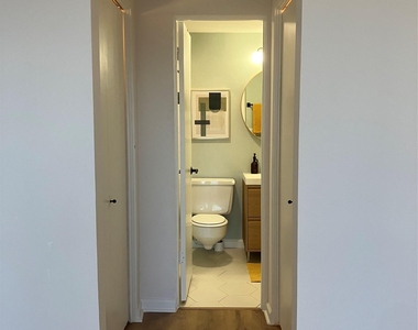 5914 Lago Vista Way - Photo Thumbnail 7