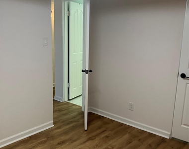 5914 Lago Vista Way - Photo Thumbnail 9