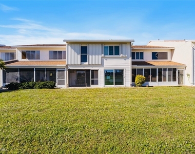 452 Bristle Cone Lane - Photo Thumbnail 15