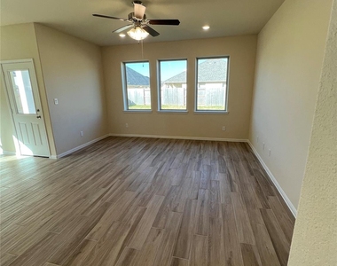 5722 Westrick Lane - Photo Thumbnail 6