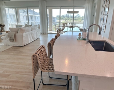 207 Indies Dr E - Photo Thumbnail 2