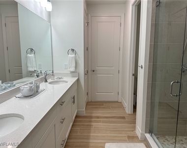 207 Indies Dr E - Photo Thumbnail 12