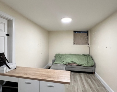 798 Miller Avenue - Photo Thumbnail 3