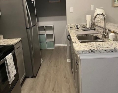 10764 70th Avenue - Photo Thumbnail 15