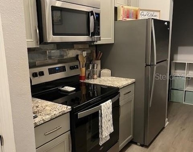 10764 70th Avenue - Photo Thumbnail 16