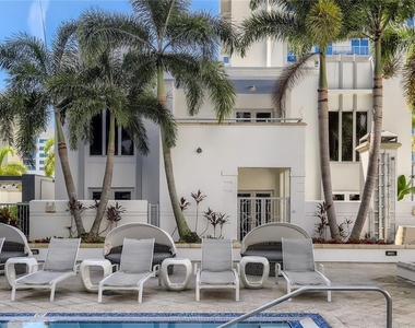 415 E Pine Street - Photo Thumbnail 15