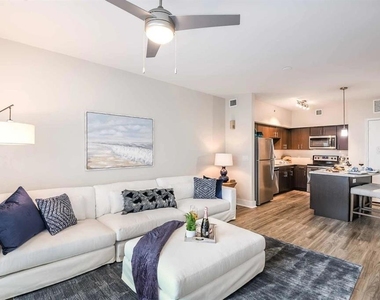 415 E Pine Street - Photo Thumbnail 11