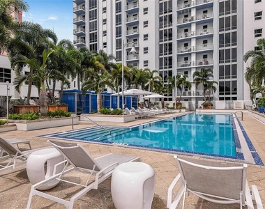 415 E Pine Street - Photo Thumbnail 16