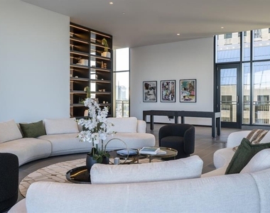 434 N Orange Avenue - Photo Thumbnail 17