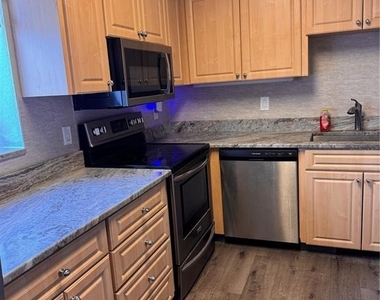 8800 Bardmoor Boulevard - Photo Thumbnail 2
