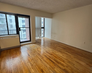 343 West 51st Street - Photo Thumbnail 3
