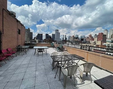 343 West 51st Street - Photo Thumbnail 8