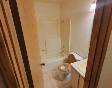 442 Holick Avenue - Photo Thumbnail 7
