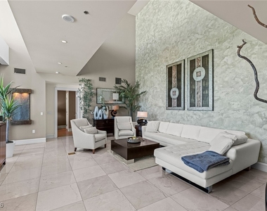 2700 Las Vegas Boulevard - Photo Thumbnail 1