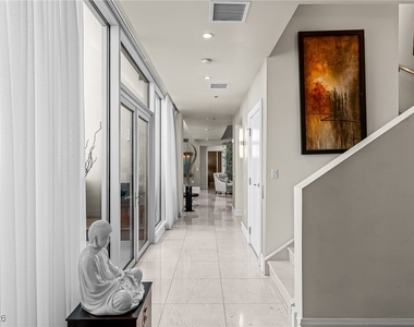 2700 Las Vegas Boulevard - Photo Thumbnail 6
