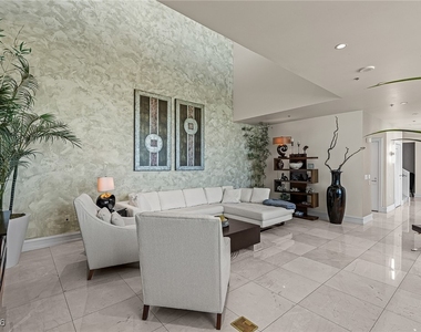 2700 Las Vegas Boulevard - Photo Thumbnail 3