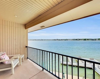 401 E Pearl Street - Photo Thumbnail 16