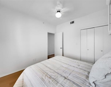 401 E Pearl Street - Photo Thumbnail 12