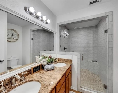 401 E Pearl Street - Photo Thumbnail 9
