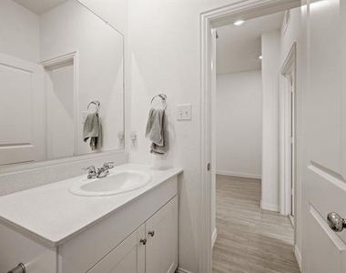 3200 Willow Terrace Lane - Photo Thumbnail 27