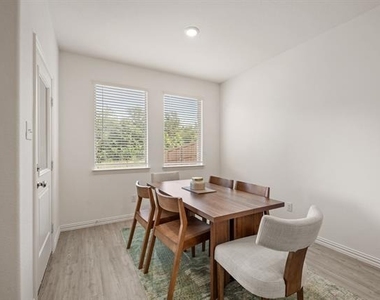 3200 Willow Terrace Lane - Photo Thumbnail 16