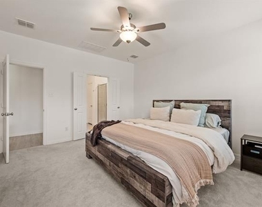 3200 Willow Terrace Lane - Photo Thumbnail 19