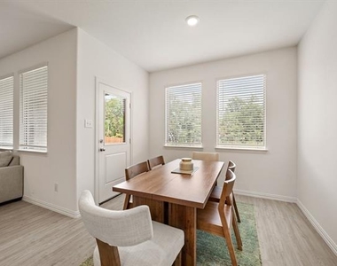 3200 Willow Terrace Lane - Photo Thumbnail 17