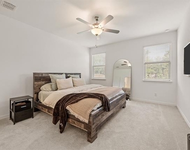3200 Willow Terrace Lane - Photo Thumbnail 18