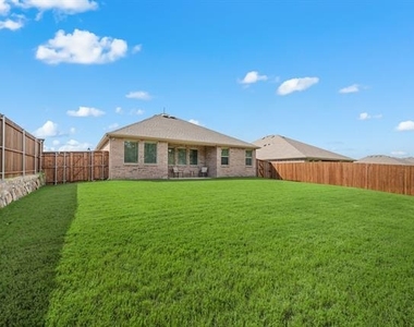 3200 Willow Terrace Lane - Photo Thumbnail 36