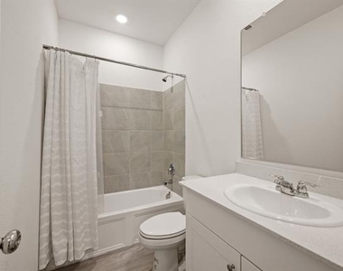 3200 Willow Terrace Lane - Photo Thumbnail 26