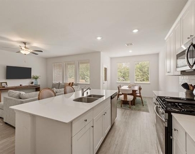3200 Willow Terrace Lane - Photo Thumbnail 11