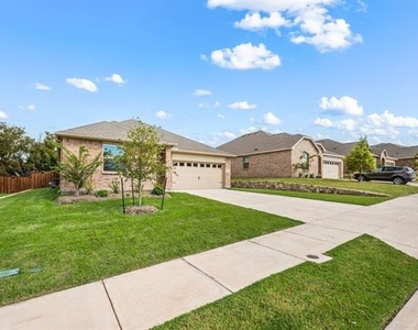 3200 Willow Terrace Lane - Photo Thumbnail 1