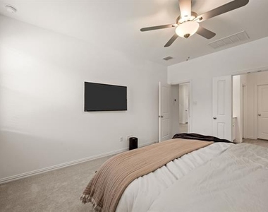 3200 Willow Terrace Lane - Photo Thumbnail 20