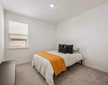 3200 Willow Terrace Lane - Photo Thumbnail 28