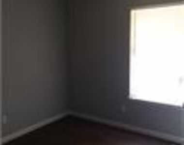 511 S Main Street - Photo Thumbnail 3