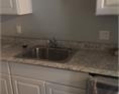 511 S Main Street - Photo Thumbnail 1