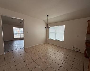2224 Hummingbird Way - Photo Thumbnail 14