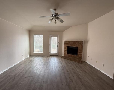 2224 Hummingbird Way - Photo Thumbnail 1