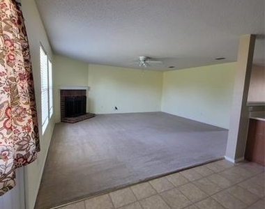 2513 Barksdale Drive - Photo Thumbnail 10