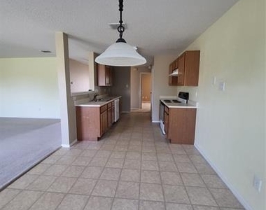 2513 Barksdale Drive - Photo Thumbnail 11