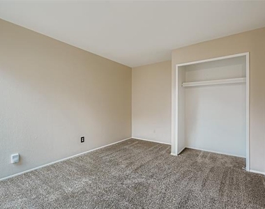 508 Matterhorn Street - Photo Thumbnail 7