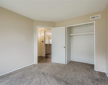 508 Matterhorn Street - Photo Thumbnail 11